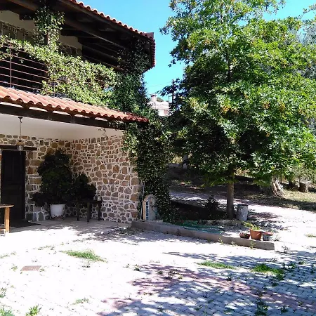 Stone House In The Hill * Politiká